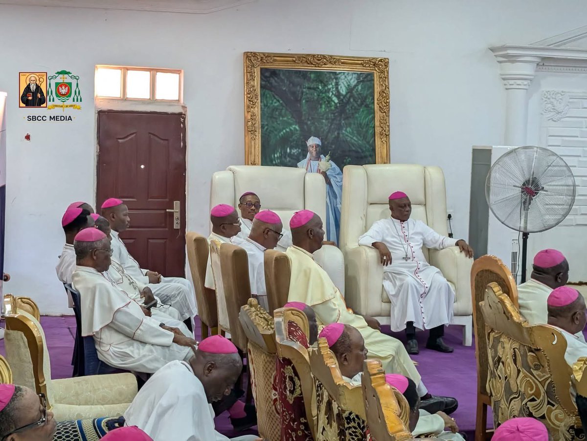 Nakeltony's tweet photo. The Catholic Bishops’ Conference of Nigeria (CBCN) received a warm royal welcome at the palace of the Ooni of Ife during its 2026 Plenary.
A beautiful blend of faith, tradition and culture, as the Catholic Church honours the rich heritage of the Yoruba people.
#CBCN #Catholic https://t.co/9DUOjKJe9V