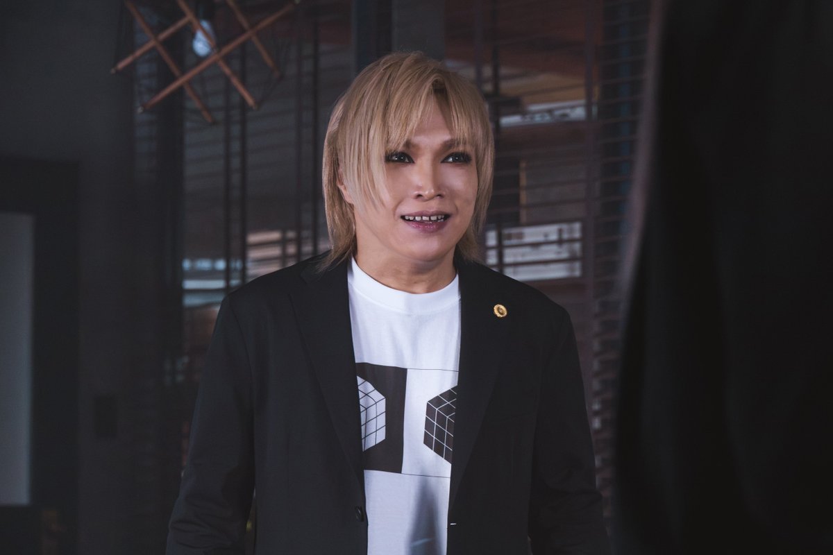 blacktrick_fuji's tweet photo. |◤最終話ゲスト解禁◢| 

#鬼龍院翔 さん（#ゴールデンボンバー）

鬼龍院さんが“神様”と慕う
#GACKT さんと共演決定！

GP帯ドラマ初出演で
演技のお仕事は珍しい鬼龍院さん！

本作出演への特別な思いを、コメントでいただきました💥
https://t.co/ch2rpdwjvC

最終話は9/28（月）📺

月𝟗ドラマ #ブラックトリック