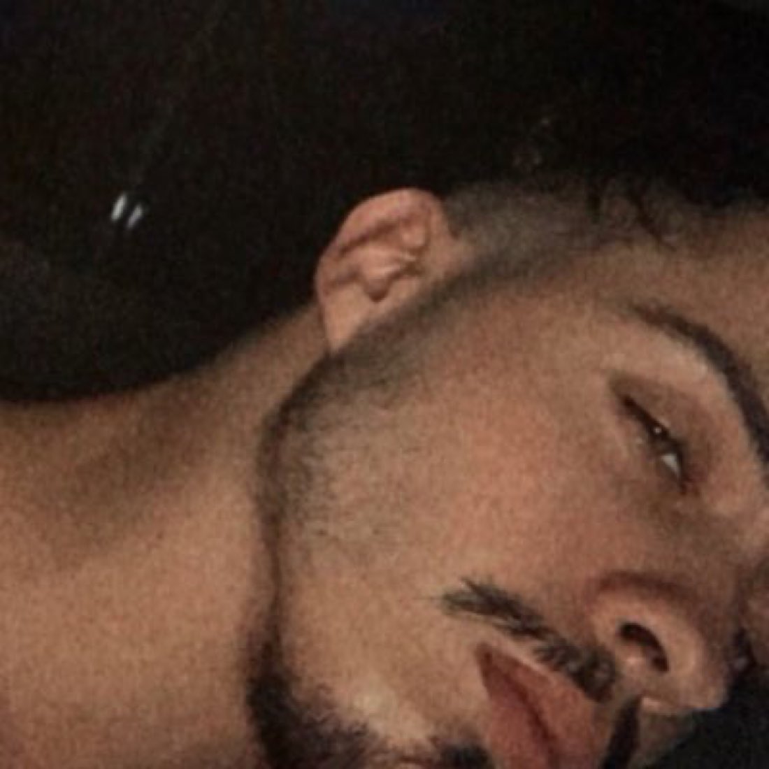 DUCKINATlON's tweet photo. Elon Musk has personally revoked @ziam0d’s access to Grok.

Ziam was reportedly heard saying ‘fuck that bitch! I finna use Claude anyway’ https://t.co/jBcMjNYBqL