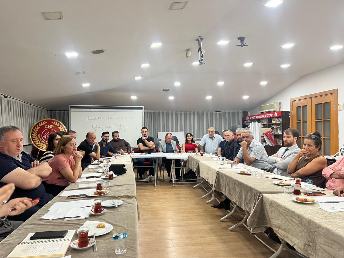 bahcelievlerchp's tweet photo. İlçe Yönetim Kurulumuz, İlçe Başkanımız Sayın Gökmen Güneş’in başkanlığında, Eylül ayının ikinci olağan yönetim kurulu toplantısını gerçekleştirdi. 
Bahçelievler’in 36 ilçe yönetim kurulu üyesinin çalışma hevesi ve azmi pek yakında saha çalışmalarına da yansıyacak! https://t.co/rqTzlVgSSD