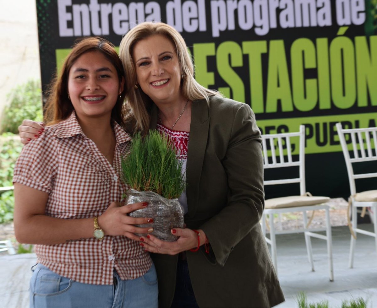 AmbienteGobPue's tweet photo. #BOLETÍN 📸📰 |  El gobierno que encabeza @armentapuebla_, a través de esta Secretaría, entregó más de 274 mil plantas para reforestar esta microrregión, conformada por los municipios de Chilchotla, Guadalupe Victoria, Lafragua,  Ocotepec, Tepeyahualco, Tlachichuca, Xiutetelco y Libres.

Al respecto, la titular @Marilyn_Balle destacó que con la entrega de plantas para incrementar la densidad forestal en la entidad, se recargan los mantos acuíferos y reduce la amenaza a la regulación hídrica que generan la deforestación y la degradación del suelo.

🌐 https://t.co/3qNnPGIbMi