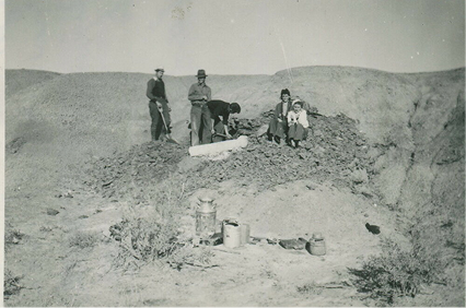visitmontana's tweet photo. The Carter County Museum was first established in 1936. But today, fossils are still being excavated nearby and 90 million years of history are still being shared at the museum. 

#MontanaMoment #Dinosaurs #CarterCountyMuseum https://t.co/PzmmoYgont