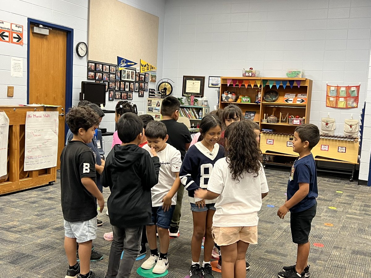 mimosamusic's tweet photo. 2nd grade is moving to rhythms with our song this week and will begin listening for and identifying mi re do patterns in the same song next week! @FultonCoSchools @koperniak @AmandaS_EDU @MimosaManatee @Sara4fcs @FultonZone5 https://t.co/PGMBtwD70J