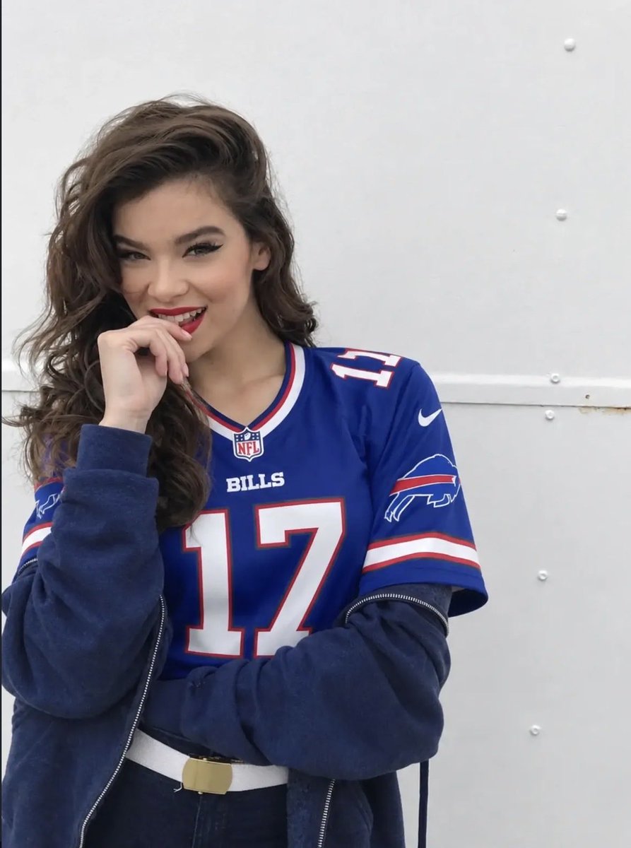 MommyHaiz's tweet photo. Wanna play? 😉
#haileesteinfeld #hailee #haiz #aicelebs #celebai https://t.co/eJwIbivLAK