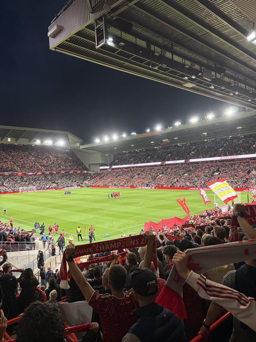JM97___'s tweet photo. Ground had a good go tonight and in the hat for the next round. 
Forza Liverpool🔴 https://t.co/AUIBQKsGqu