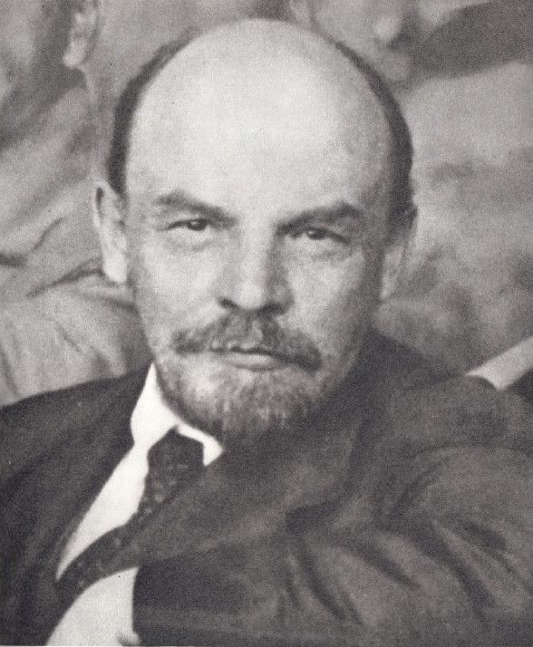 turkoprolet's tweet photo. “Komünistler, bir çift sözüm var size: 
ister devlet başında olun, ister zindanda, 
ister sıra neferi, ister parti kâtibi, 
Lenin girebilmeli, her zaman, her mekânda 
işinize, evinize, bütün ömrünüze 
kendi işi, öz evi, kendi ömrüymüş gibi.” 

Nâzım Hikmet https://t.co/5GzDVzWKte