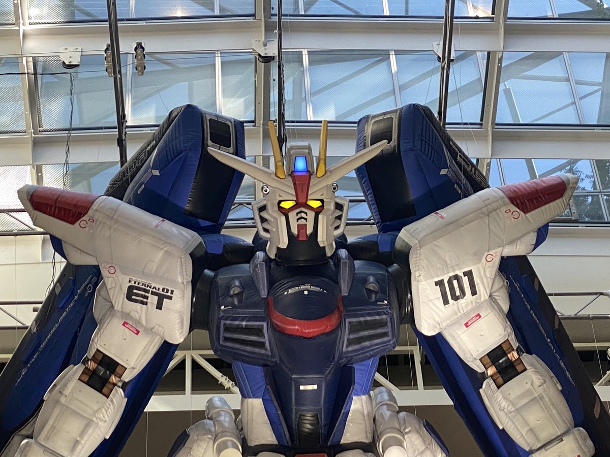 jiro0079's tweet photo. MARK IS みなとみらい
全高約5m「フリーダムガンダム」
バルーン展示
GUNDAM PORT YOKOHAMA
2022.2.19〜2022.3.13
#ガンダムイベント #GUNDAMPORT https://t.co/agYrN8mOxA