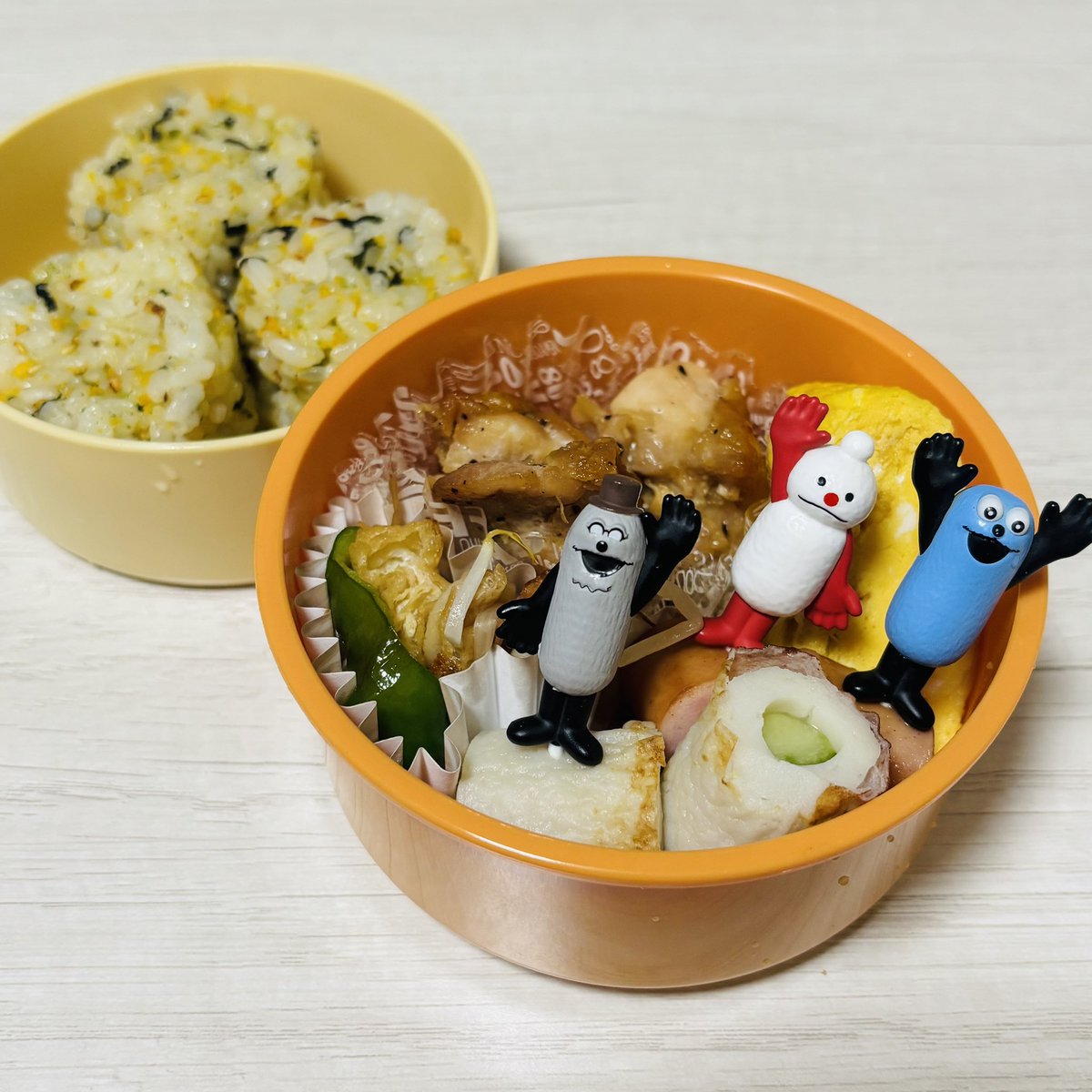 SlXFOGNT's tweet photo. おはようございます(*´˘`*)

やっと、週の真ん中水曜日ですね！！

長いｯｯ……！！笑

お弁当は作ったけど、娘はお休みするみたい🌙*ﾟ今日も一日頑張ります(ง •̀_•́)ง

𝚆𝚎𝚍.弁当·͜·ᰔᩚ
#高校生のお弁当
#お弁当作り
#お弁当の記録
#年子兄妹 https://t.co/8EOW3TYS9i