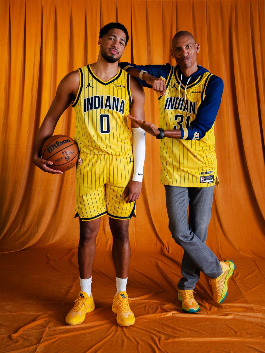 Pacers's tweet photo. Tyrese Haliburton and Reggie Miller making a STATEMENT 🤌

Reggie Miller rocking a one-of-one custom Statement jersey just for him 💥 https://t.co/dWKTxZe1j6