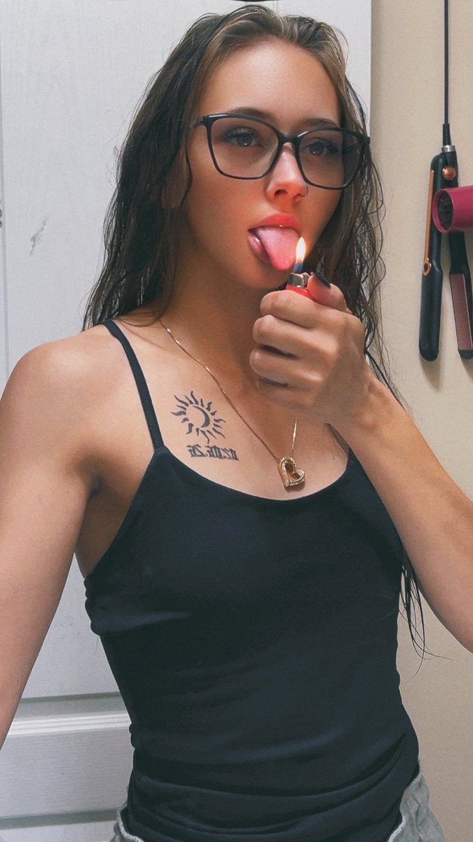 Loya_Luva__'s tweet photo. Tell me how hot 🔥 I am 🔥🥵.. https://t.co/SXTH6g3MWz