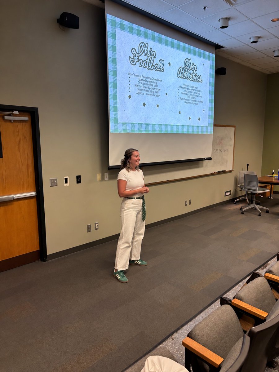 AddisonParde's tweet photo. Got to trade the recruiting office for the classroom today!! 🏈📚
Huge thank you to Dell Robinson for letting me talk to his Intro to Sports Management class about football recruiting, gamedays, working in college athletics, and a few lessons I’ve learned along the way! https://t.co/hNxboG046v