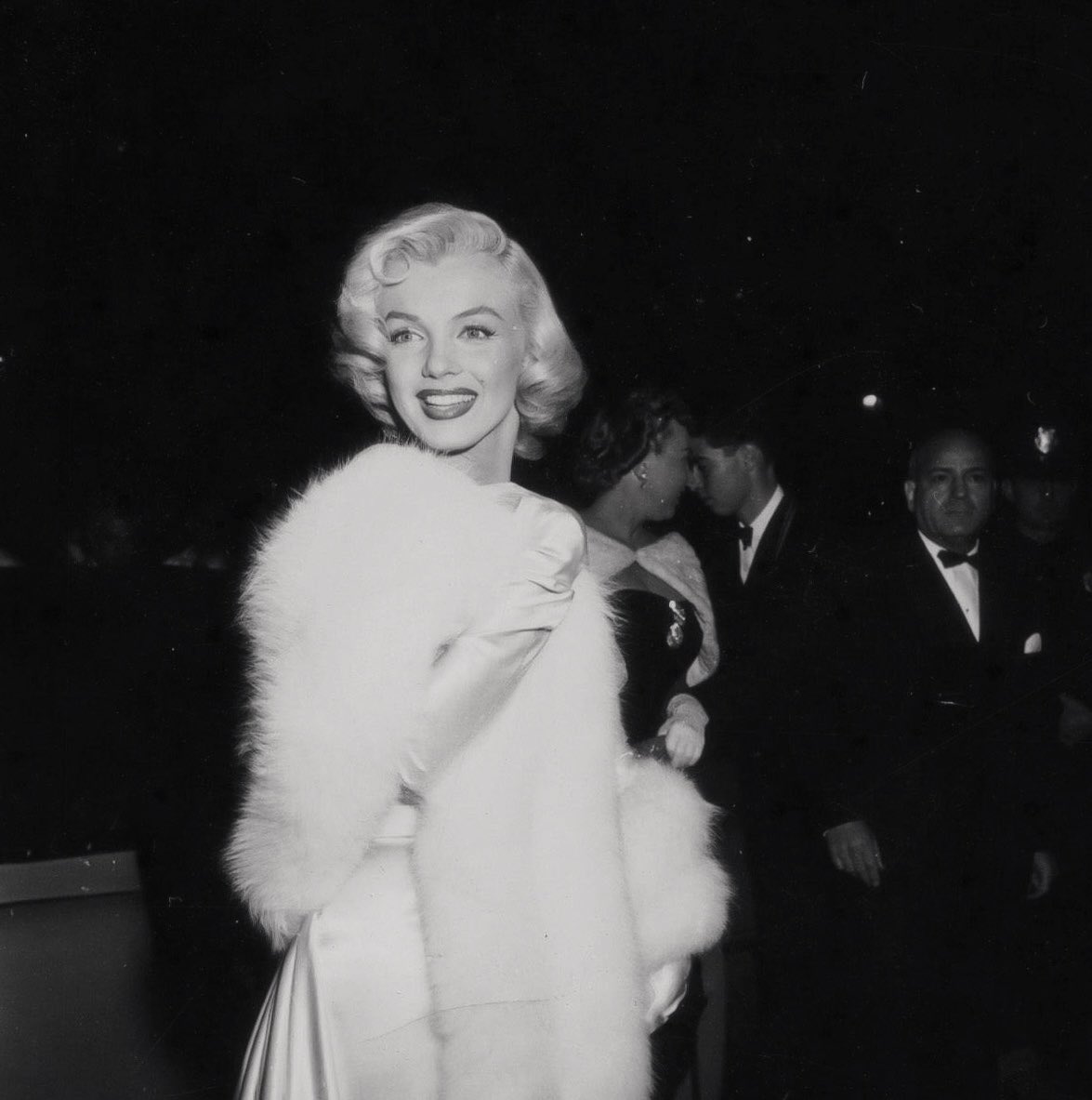 glirttery's tweet photo. there’s something so timeless about these shots of marilyn monroe at the ‘call me madam’ premiere in march 1953. the silhouette, the platinum hair, and that unmistakable glow... no one commanded a red carpet quite like her https://t.co/TVKwC1oIjx
