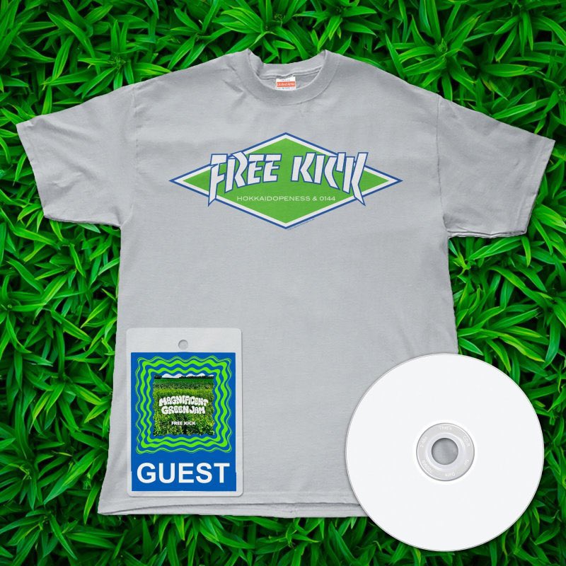 free_kick_'s tweet photo. #FREEKICK #フリキ

FREE KICK
「MAGNIFICENT GREEN JAM」

通販のみの限定販売決定！

①音源のみ
②音源+Tシャツ
③音源+T+どこでもチケット
④音源+どこでもチケット
⑤Tシャツのみ

↓ここ見て！
https://t.co/12yON7TxRW

※予約期間9月25日23:59までだよ！ https://t.co/FCKG2ZoQO5