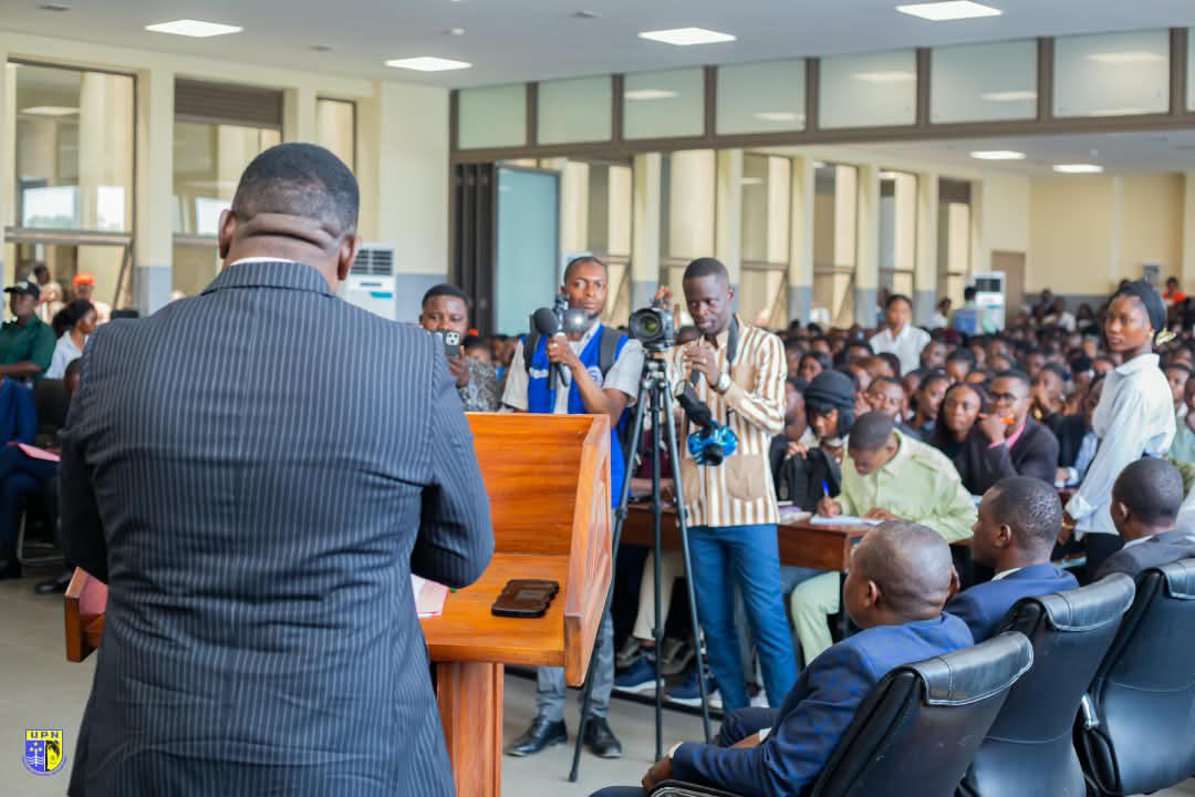 RectoratUp1793's tweet photo. La Fac de Droit de l’UPN a organisé un séminaire sur les « Mécanismes nationaux de protection des droits et libertés fondamentaux en RDC », sous la vision du Comité de gestion dirigé par la Rectrice Yvonne IBEBEKE
cette session a connu l’intervention de   SEM Samuel MBEMBA. https://t.co/ia2RERtkEW