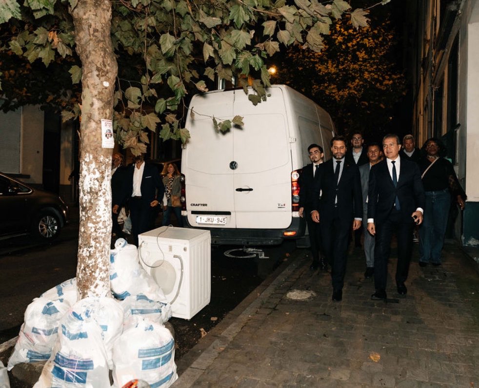 MR_officiel's tweet photo. .@GLBouchez sur @LesNews24 :
🚨 Ce que j’ai vu hier à #SaintJosse est dramatique : consommation de crack sous les fenêtres des habitants, prostitution, insalubrité, trafic de drogue en pleine rue 🤮 
Des gens paient de l’impôt et subissent cela jours et nuits.
⚠️ Ces situations sont alimentées par l’immigration illégale et le trafic de drogue, qui nourrissent les organisations criminelles et toute une série de trafics annexes.
🗣️ Il y a quelques mois encore, décrire cette réalité était qualifié de populisme. Aujourd’hui, le plus inquiétant est d’entendre des habitants dire qu’ils ne croient plus en la capacité de l’État à remplir sa mission.
🏛️ Quand on me dit qu’il n’y a plus d’argent, mais que je vois des moyens dispersés dans une multitude de subsides et dans nos structures publiques, et qu’à côté, on n’est pas capable de faire respecter l’ordre dans un quartier du centre de Bruxelles… Très franchement, vous avez 2 possibilités : soit vous devenez cynique, soit vous devenez un peu nerveux parce que vous avez le sentiment qu’on ne sert à rien.

#PrésidenceMR #FierDetreLiberal #LAvenirSeclaire
