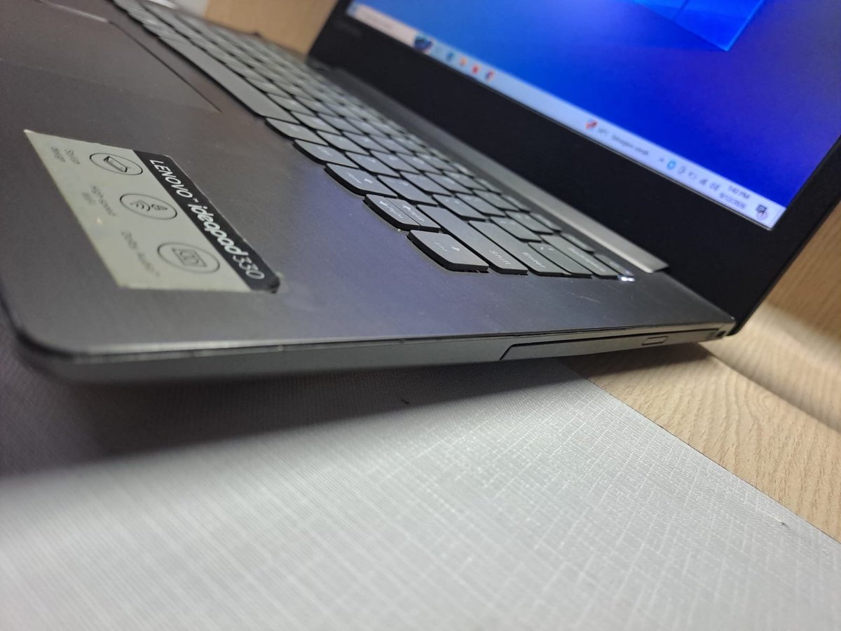 NurRohmandfcg's tweet photo. Hai temen² x aku mau jual laptop Lenovo 330 inten n4000
Ram 8 gb
Ssd 256 gb
Barang masih oke banget
Kelengkapan 
Tas,carger,mous,dan mous pad
Yang minat bisa berkabar ya https://t.co/GjxLMGbcm6