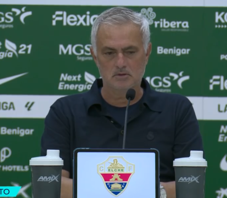 theMadridZone's tweet photo. 🚨 José Mourinho: "Carlos Espi is doing very well, he's very motivated.

However, he has in front of him a player who is NOT normal (Kylian Mbappé).

It's not easy to play Espi together with Mbappé in a 4-4-2." https://t.co/3h6nZRh585