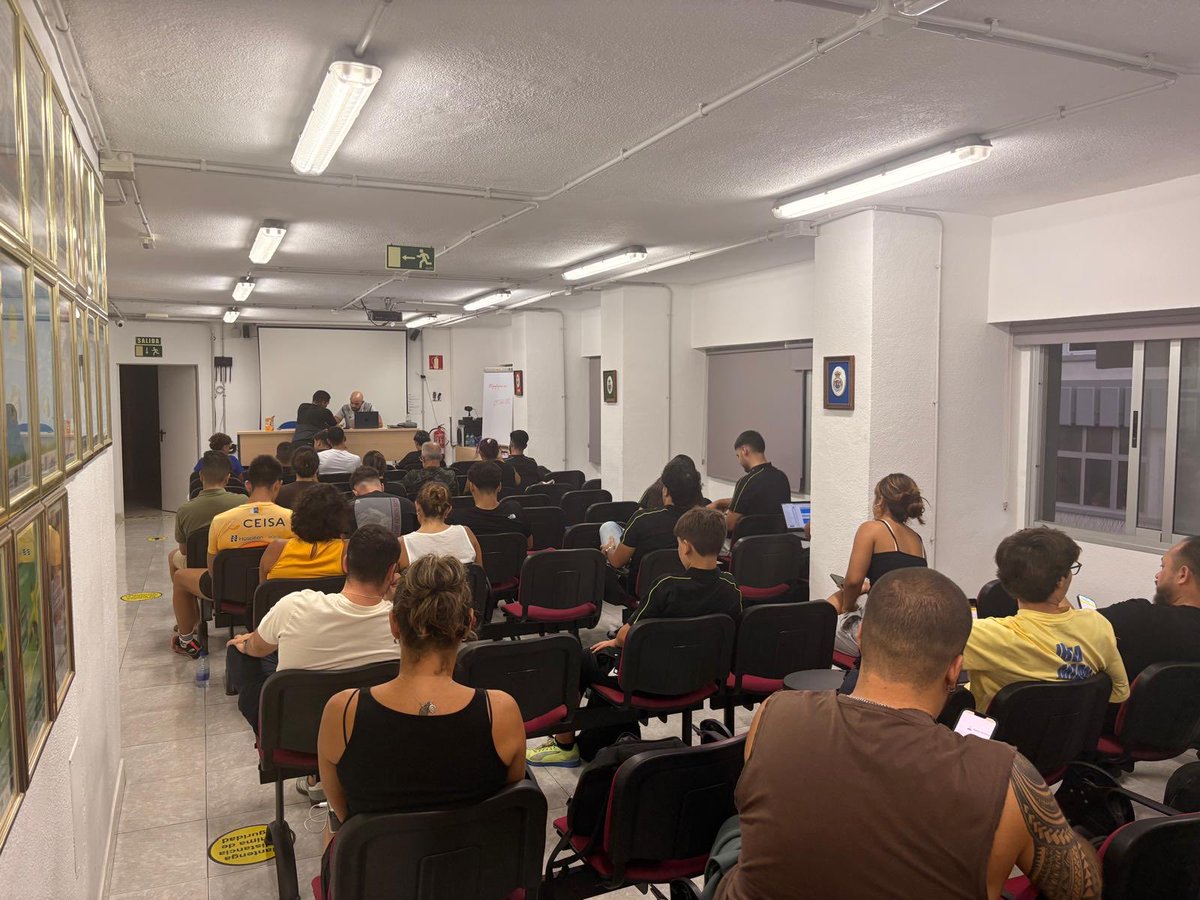 ctarfiflp's tweet photo. 📚⚽ Primer control técnico de fútbol y fútbol sala de la temporada

Árbitros, árbitras, asistentes e informadores de fútbol y fútbol sala del CTA FIFLP han realizado el primer control técnico de la temporada 2026/2027. https://t.co/e0ngjjiblT