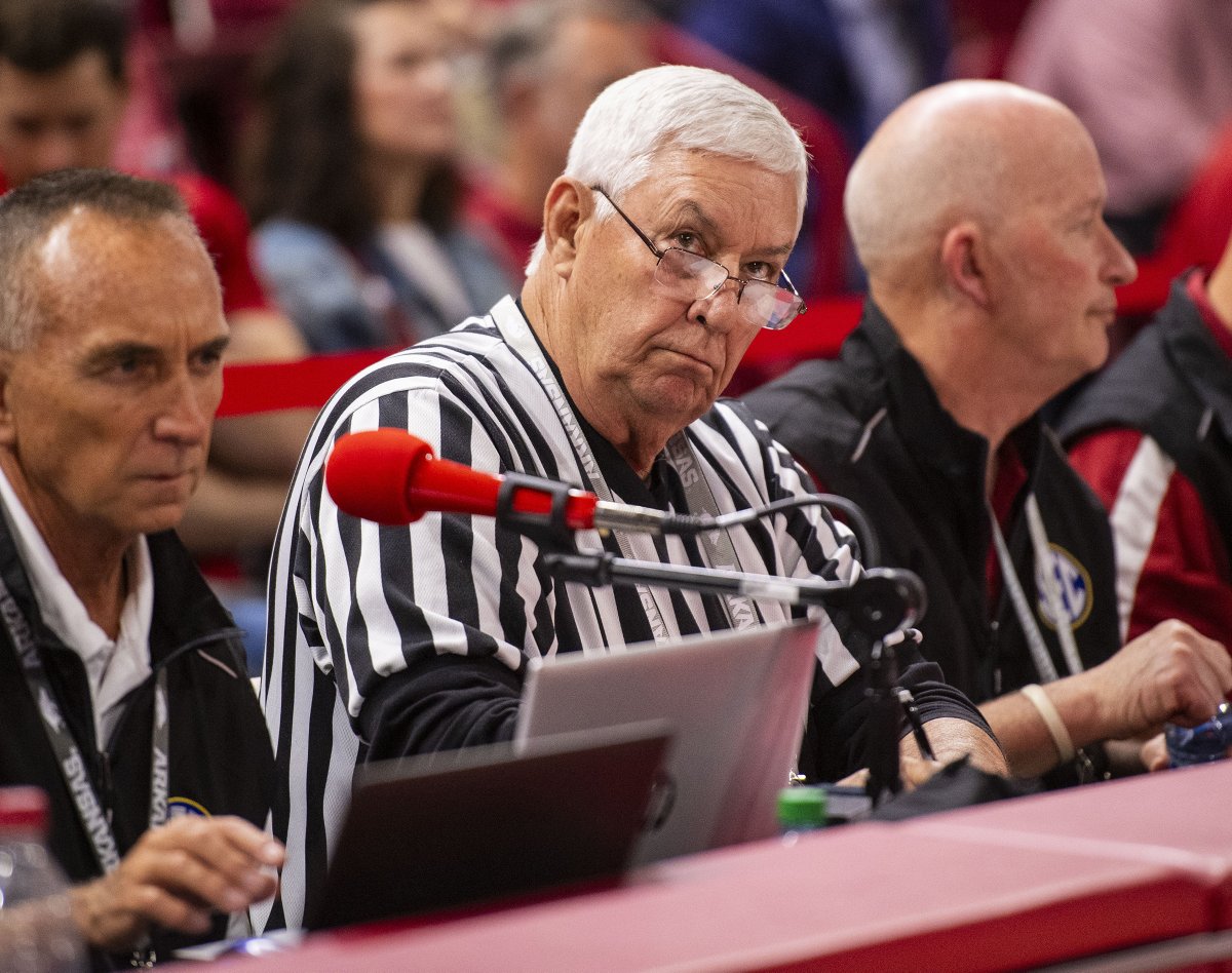 RazorbackComms's tweet photo. Roy Fears, who served as @RazorbackMBB's official scorer from 1999 to 2025, passed away over the weekend. We are grateful for his dedication to Razorback Athletics, and we send our thoughts and prayers to his family and friends. https://t.co/SwyE3R4IIA