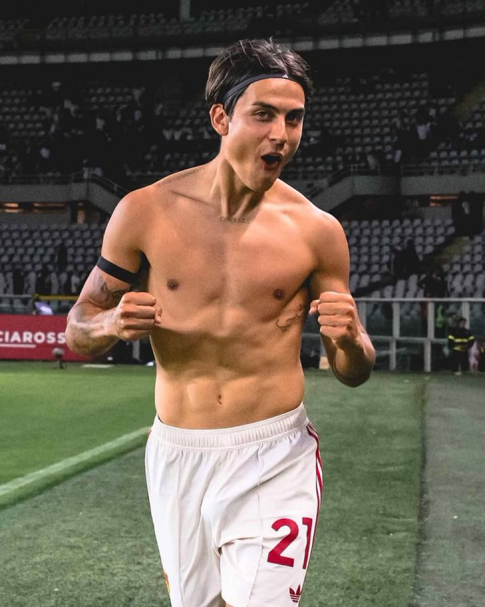 dybalaauniverse's tweet photo. I will say it again and I will say it until my last breath. Argentina never deserved you they never did. They never valued you. Italy deserved you more, I wish you had chosen Italy instead of that AFA. I know deep down you think about it too. 

FORZA PAULO ❤️ https://t.co/O72XWlyWs2