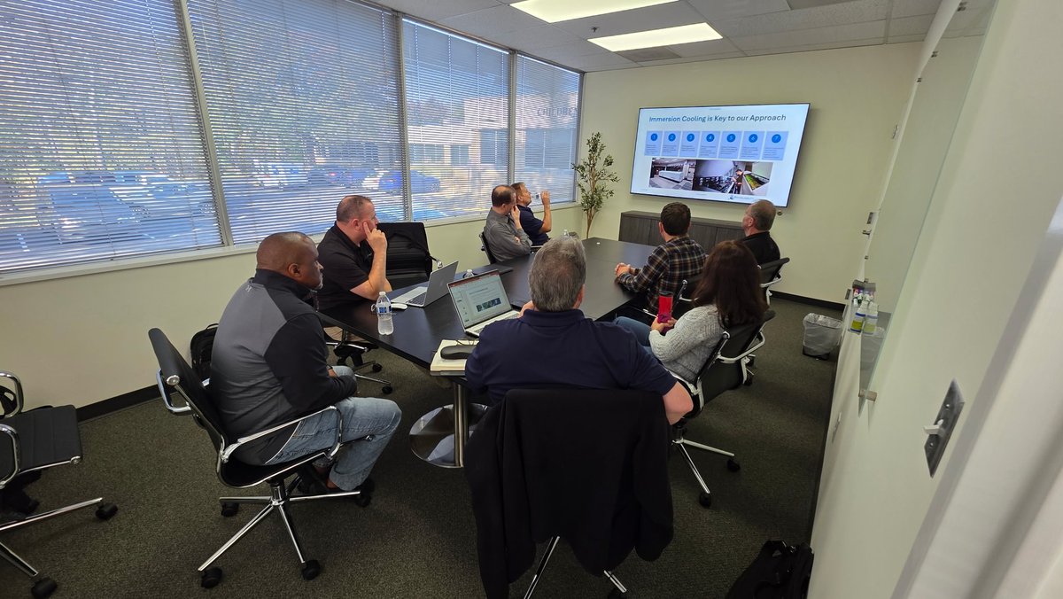 ITAvailability's tweet photo. 𝐓𝐚𝐤𝐞 𝐚 𝐥𝐨𝐨𝐤 𝐢𝐧𝐬𝐢𝐝𝐞 𝐈𝐓 𝐀𝐯𝐚𝐢𝐥𝐚𝐛𝐢𝐥𝐢𝐭𝐲'𝐬 𝐑𝐞𝐬𝐞𝐚𝐫𝐜𝐡 𝐚𝐧𝐝 𝐃𝐞𝐯𝐞𝐥𝐨𝐩𝐦𝐞𝐧𝐭 𝐂𝐞𝐧𝐭𝐞𝐫 🚀

Established in 2025, our R&amp;D Center is where we design, research, prototype, and validate next-generation data center and edge-compute technologies. https://t.co/IorP5uqypd