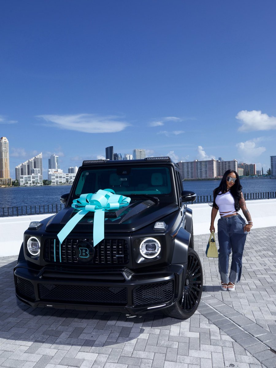 wavecheckers's tweet photo. Ari got a new car 🎁🩵 https://t.co/MxaUzf0Eet