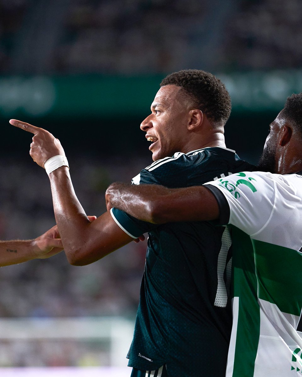 brfootball's tweet photo. Kylian Mbappé had some words for Elche's Gonzalo Villar 🌶️ https://t.co/LHTKsV4wdT