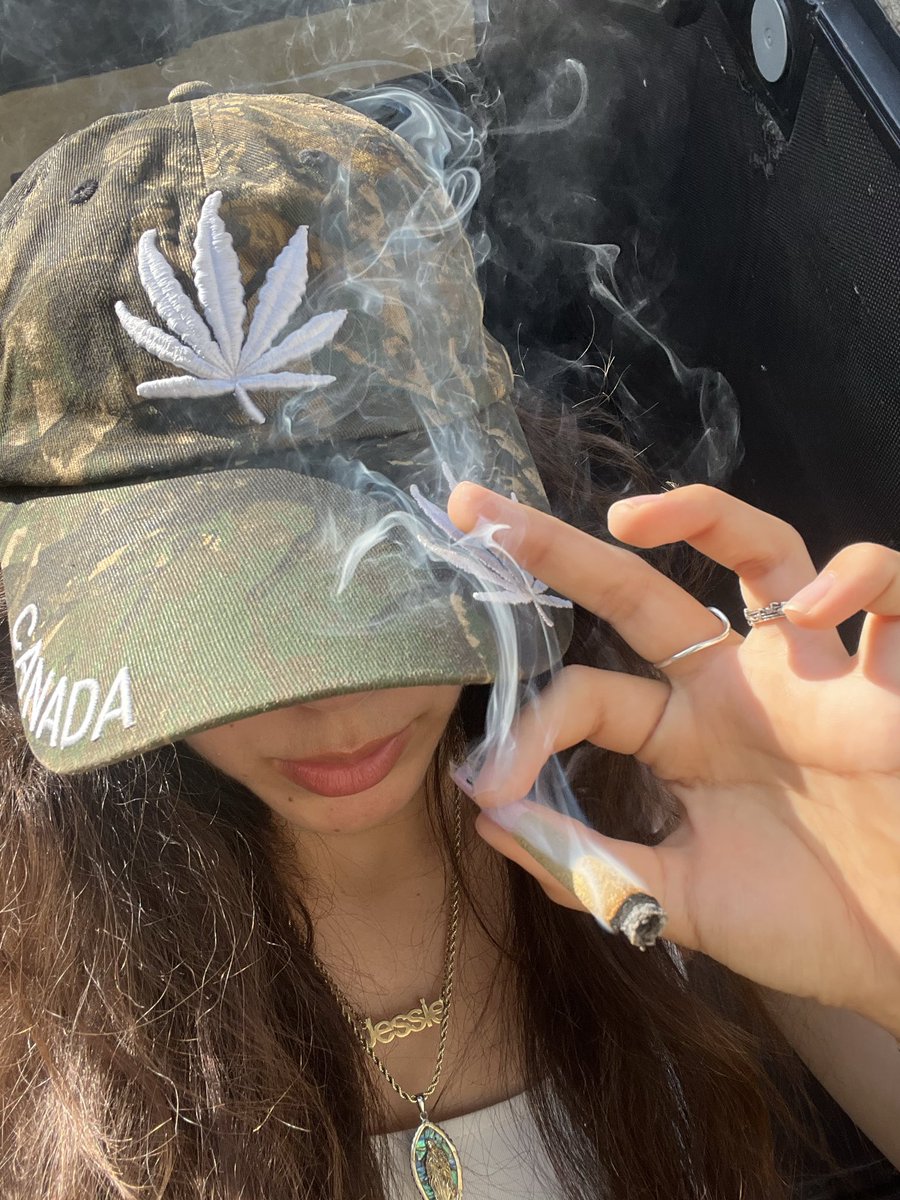 kushc1ty's tweet photo. who got that ganjaaaaaa https://t.co/wtzwAY5Mtn