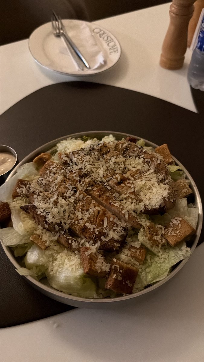 thefitfoodie_a's tweet photo. POV: You’re crazy about Caesar Salads. 🥹 https://t.co/VhuBS0PaQV