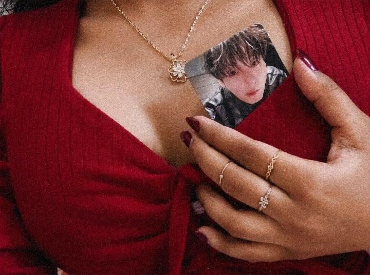 taiite0's tweet photo. Jungkook en mi teta por siempre. https://t.co/EUhWBtAQXz