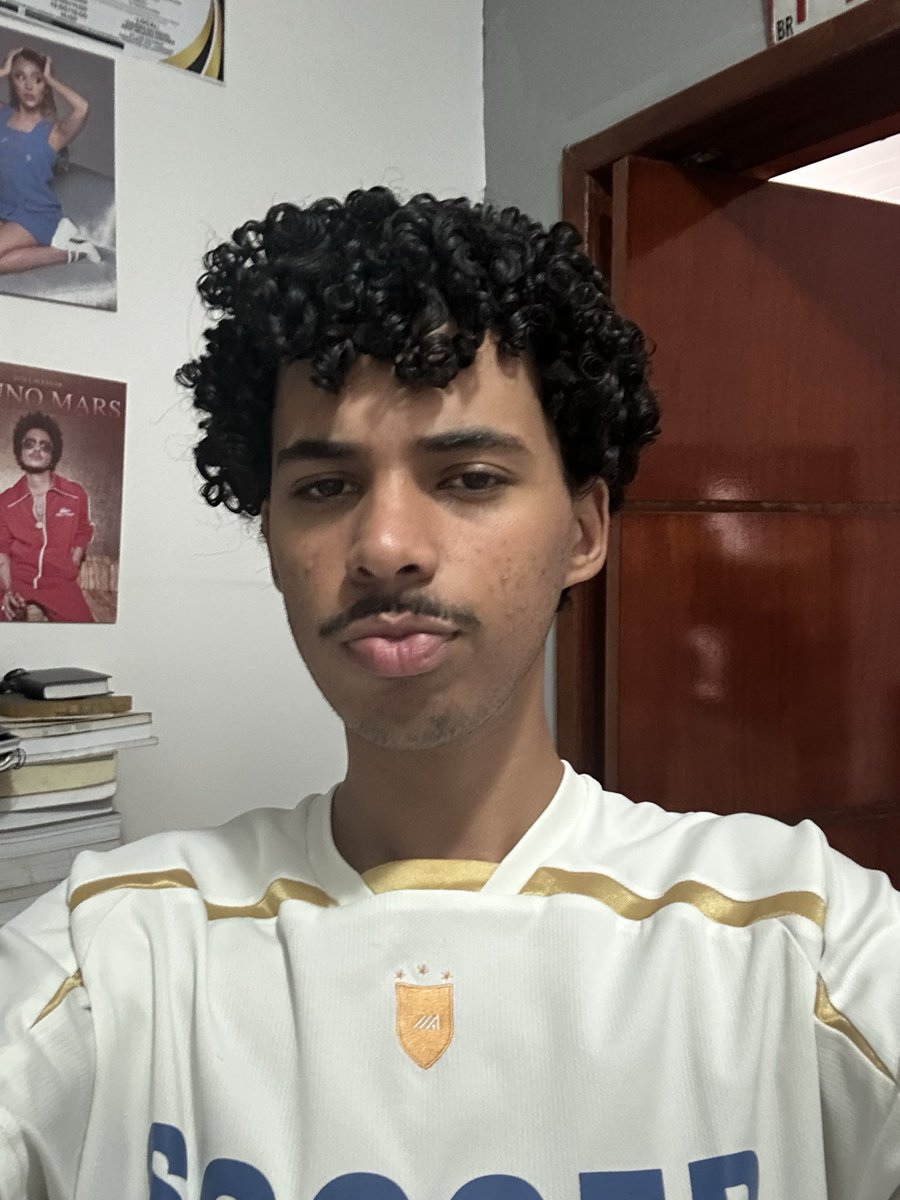 davilemos077's tweet photo. Cortei o cabelo gostaram? 💇🏽‍♂️
#myhair #cachos https://t.co/MODs4LHK9w