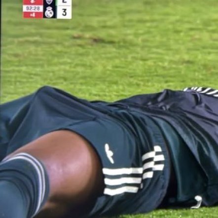 waiting4it_em's tweet photo. i cant stop laughing the way even the commentators paused 😂😂😂😂😂😂 https://t.co/VyiuD8ayIt