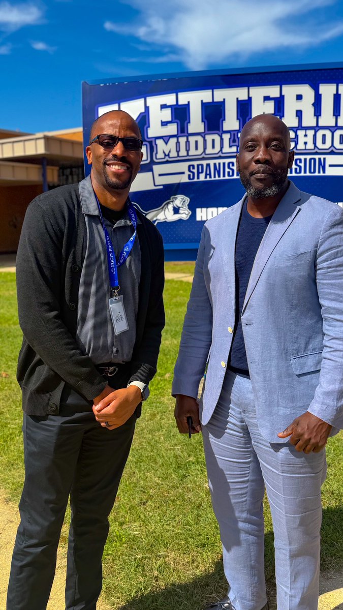 Principal_KMSSI's tweet photo. Leadership grows through reflection, feedback, and support. Grateful to my Principal Leadership Coach, Mr. Clements @mrclementedu for spending the day @KetteringMiddle and providing valuable insight.

#pgcps #leadership #education https://t.co/Xtl9Bcmm9I