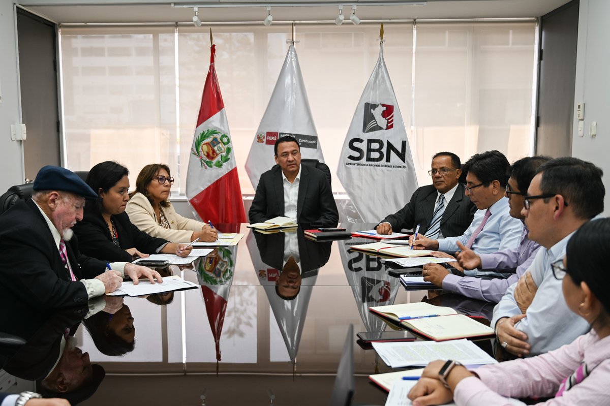 sbn_peru's tweet photo. ✅#SBNInforma
☝El superintendente de la SBN, Angel Manero, y la senadora Juana Ticona se reunieron esta tarde en la sede de la Superintendencia Nacional de Bienes Estatales con sus respectivos equipos para brindar asistencia técnica en gestión predial. (1/2) https://t.co/r4aseI4ODv