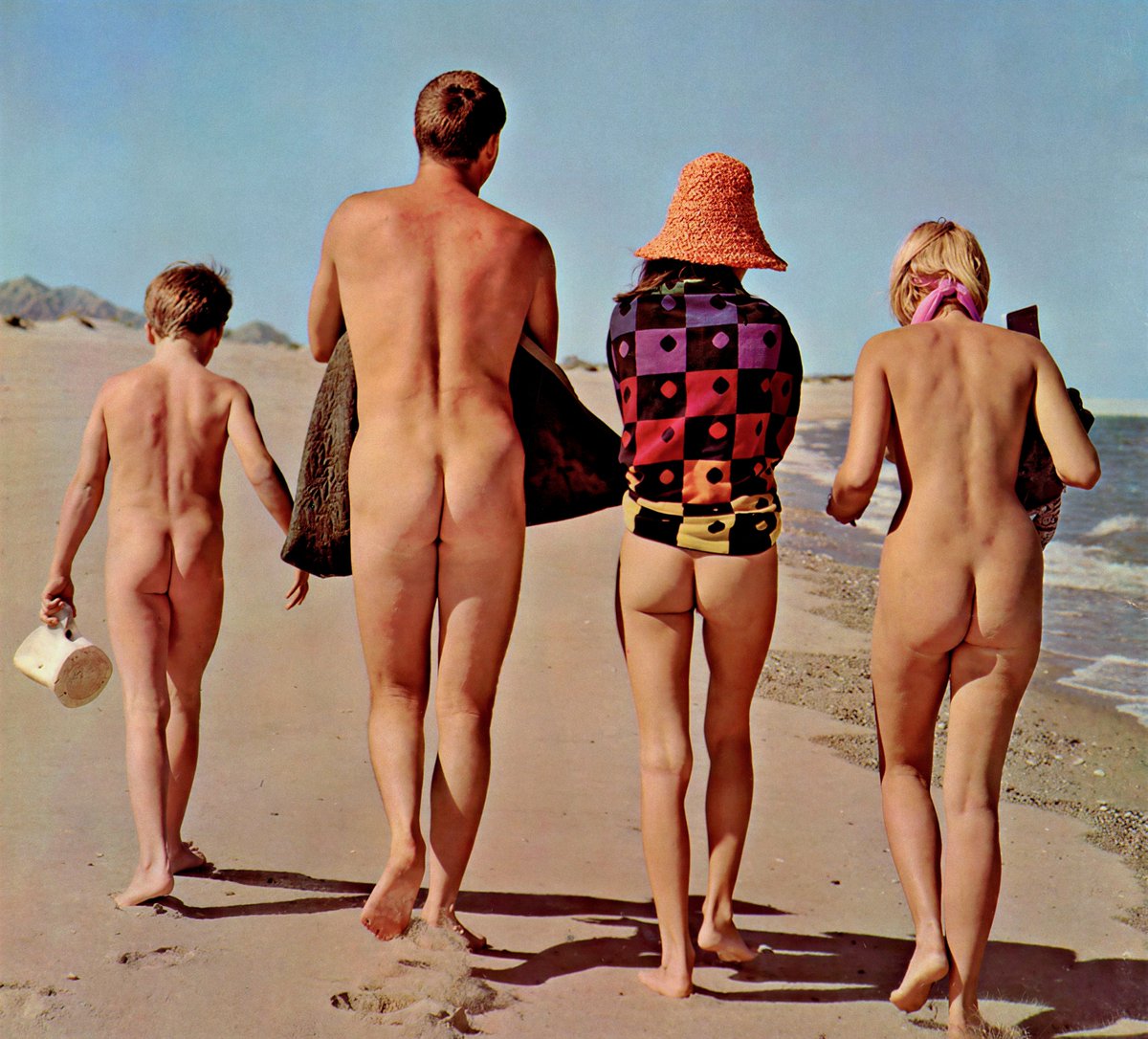 NudistLibrary's tweet photo. Nothing brings a family together like a walk on the beach, a little sunshine, and making memories that will last a lifetime.

📸 1965 Nudism in Action magazine https://t.co/PPq2M7mvzP