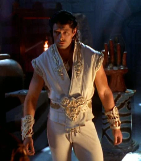SpartaniaMortem's tweet photo. "Just for the record, this is the first and only time that you will see me wearing white and gold under any circumstances." https://t.co/Xc6BCa719K