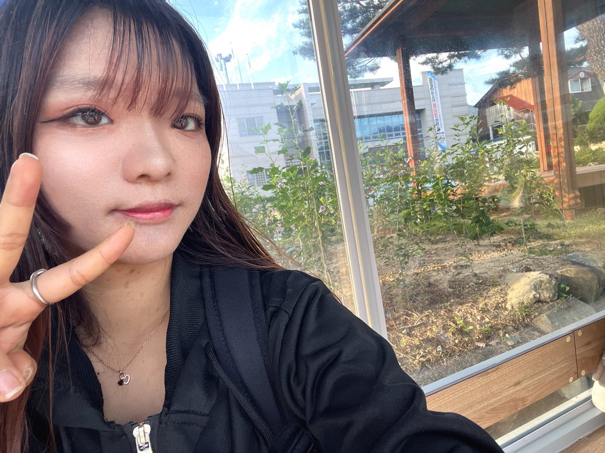 b_starlike's tweet photo. 가을이 온댜🍂🍃 https://t.co/UB2Agenzoq