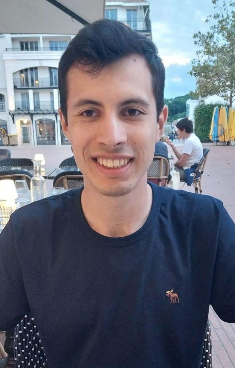 MMAZONEFR's tweet photo. Oublie pas de prendre une photo comme ça avant d'aller te faire piétiner pour qu'on puisse faire des nouveaux même hun. https://t.co/Tac4oJQylS