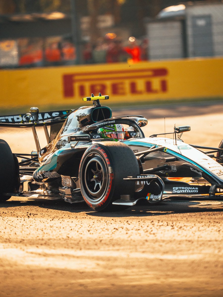 MercedesAMGF1BR's tweet photo. Essas seriam as etapas que sediarão Corridas Sprint da F1 em 2027:

🇧🇭 Bahrein
🇦🇺 Austrália
🇯🇵 Japão
🇨🇦 Canadá
🇲🇨 Mônaco
🇬🇧 Silverstone
🇮🇹 Monza
🇧🇷 Brasil
🇶🇦 Catar
🇦🇪 Abu Dhabi

[@SmilexTech] https://t.co/kfew4litHS