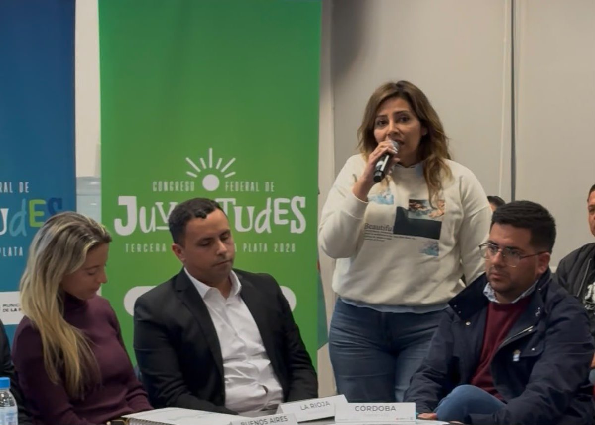Lourdez_ortiz's tweet photo. Legisladores con perspectiva de juventudes. Gracias La Plata por convocar a La Rioja, estos intercambios fortalecen la tarea que plasmamos en cada proyecto. 
Gracias compañera @solmaluendez por la invitación. 

#Legislacion #Cumbre #Federal https://t.co/cmnLq4fENV