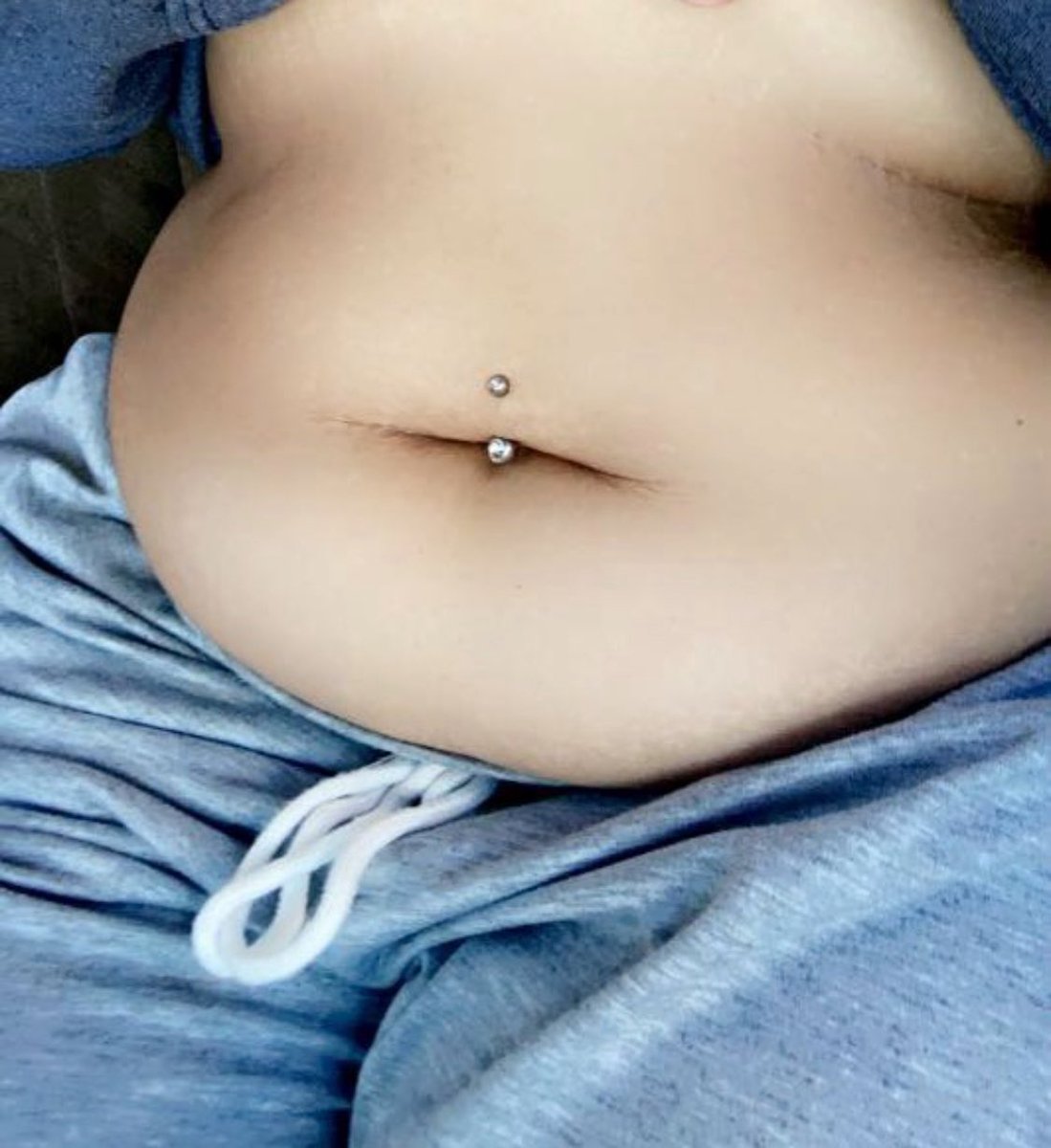 tastyhaley's tweet photo. @VTTummyEnjoyer 💔 i wanna get it re-pierced so bad https://t.co/F4ALIhb430