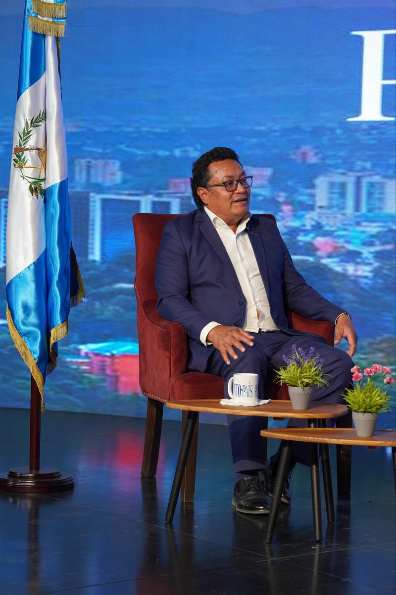 PuntoPaisGT's tweet photo. 🎙️🇬🇹 Gracias a Mario Hernández por ser parte del décimo tercer episodio de Punto País.

Agradecemos el espacio para conversar sobre Puerto San José.

Si aún no has visto el episodio, ya está disponible en nuestro canal de YouTube: PuntoPaísGT.

#PuntoPaís #Guatemala https://t.co/nBuagJfRdE