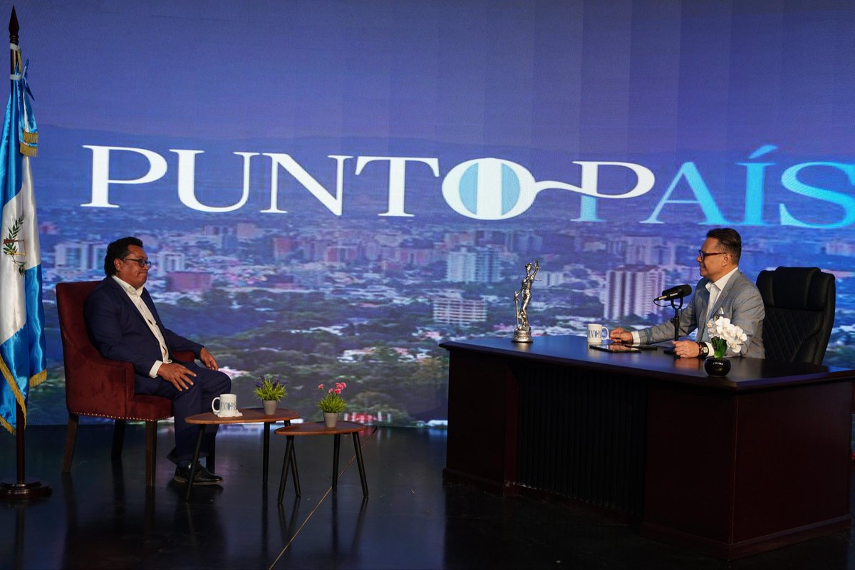 PuntoPaisGT's tweet photo. 🎙️🇬🇹 Gracias a Mario Hernández por ser parte del décimo tercer episodio de Punto País.

Agradecemos el espacio para conversar sobre Puerto San José.

Si aún no has visto el episodio, ya está disponible en nuestro canal de YouTube: PuntoPaísGT.

#PuntoPaís #Guatemala https://t.co/nBuagJfRdE