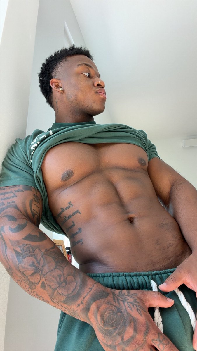 africanblessin's tweet photo. Hope you like abs 👀 https://t.co/ZchipnPknh