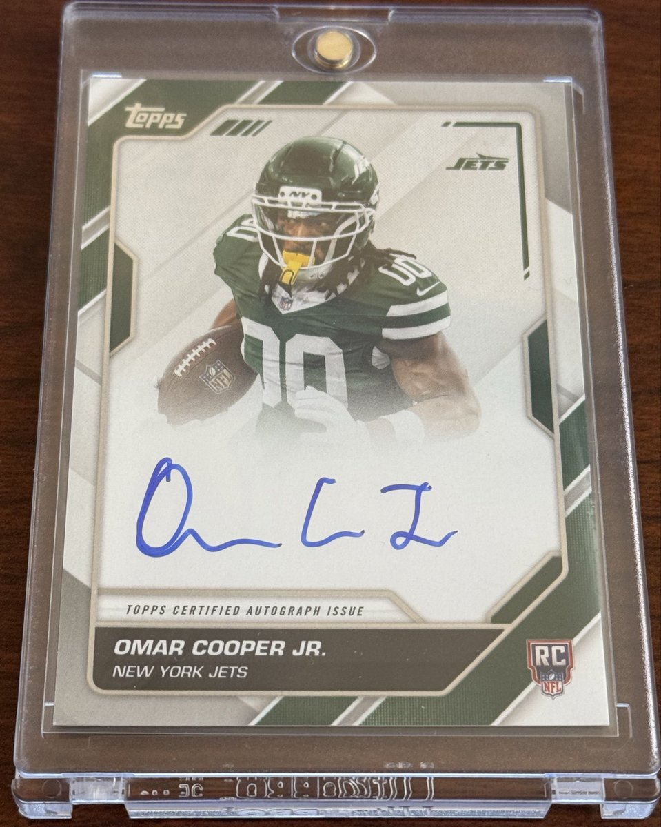 HendyRc189's tweet photo. #officerips strikes again!  Last blaster of Flagship wasn’t bad at all…#thehobby #thehobbyfamily #cardcollector #FGV #FGVs 
@Get_BIG_Cards @DomCardboard @CardPurchaser https://t.co/t7Gqetw8D5