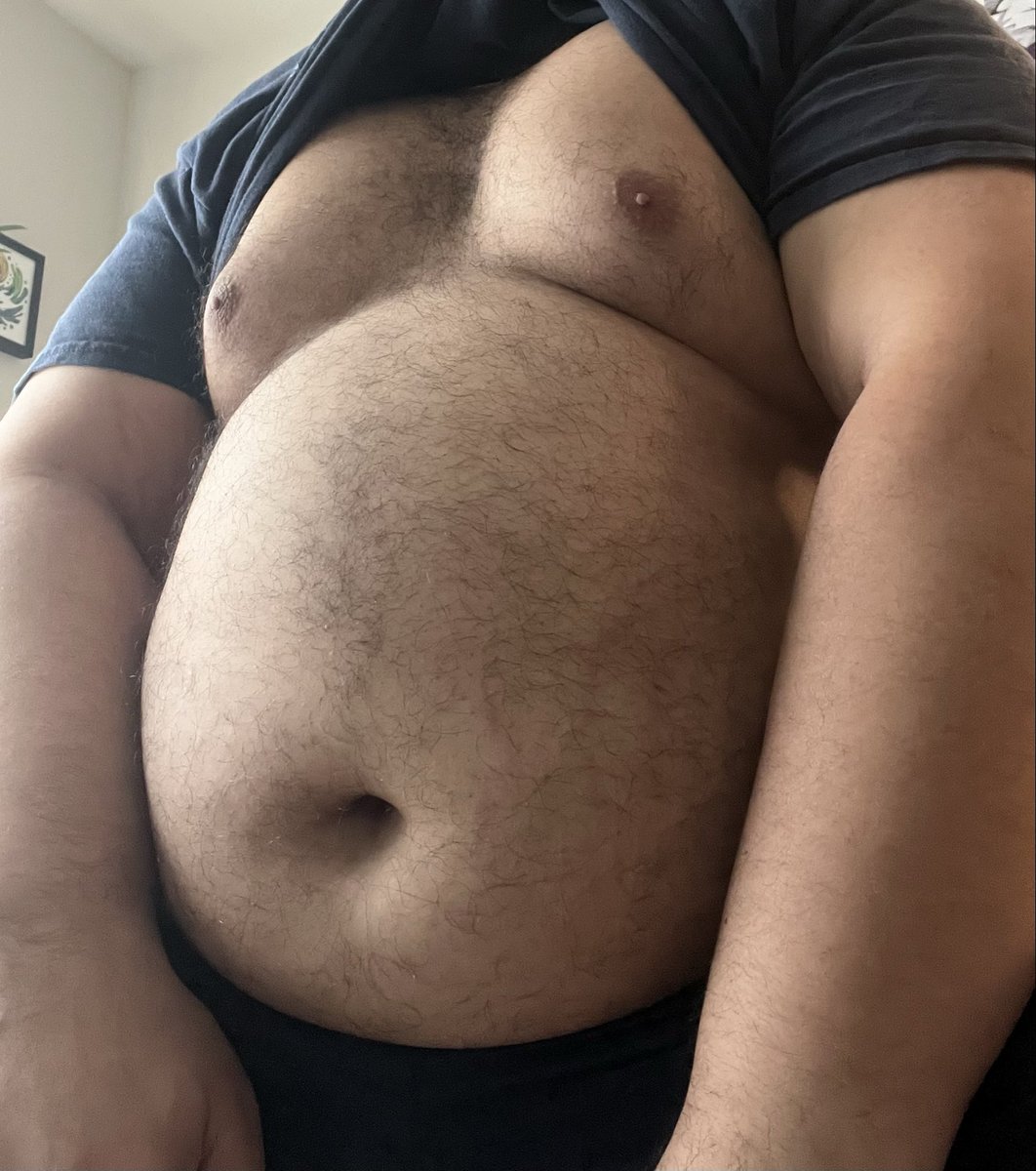 bobarunner's tweet photo. Tummy Tuesday I got to look a little inflated and swollen again, very cool https://t.co/fdgjwO5RN9