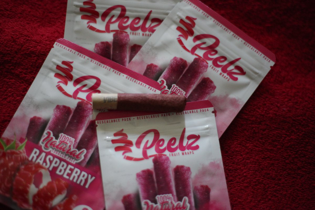 ChronicSession's tweet photo. 🍓 Our #FruitPeelz is doing some numbers
You can #buythebox or buy the 4pk #comb
#Realfruit
Not tobacco
Not paper
Burn slow
Roll easy
Clean taste
#clicknow 4-pack for $20 with #freeshipping.
https://t.co/OQznm7Ibe4 https://t.co/UIWONHaB1s