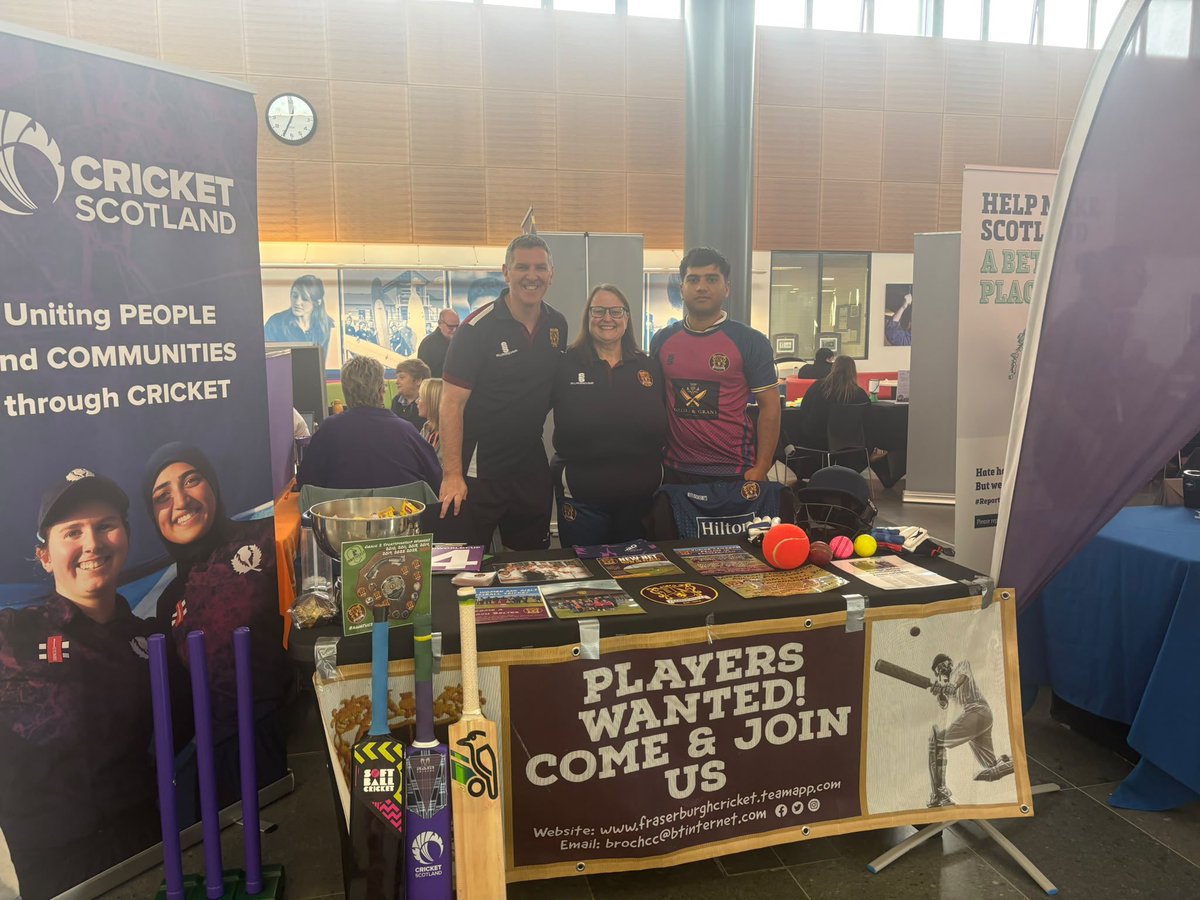 Fraserburghcc's tweet photo. Thank you @NESCollege for inviting us to WellFEST today @ Fraserburgh to showcase our club. 
Lots of interesting conversations &amp; positive connections made. Thanks to all who popped over to see us, who could resist not pausing to clap wonderful Ace the dog 🐾. #awatheburry🏏 https://t.co/LYekAm5PFL