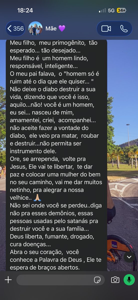vesteenbulando's tweet photo. 3 meses que me assumi (mesmo sem querer, pq eu sabia do quão homofóbicos meus pais eram por influência da Universal) e de um hiato na comunicação com meus pais. Hoje, minha mãe me mandou isso.

é triste demais perder os pais que vc tanto ama e q sempre fez de td pra dar orgulho https://t.co/G4nMwhVgxl