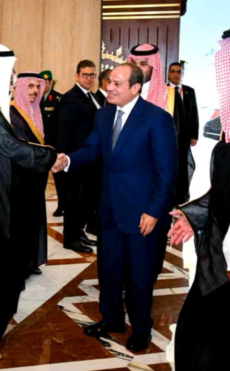 Hammam555Ali's tweet photo. #هل_دعوتم_لابن_مصر_اليوم
اللهم بارك جهده، وكلل مسعاه بالنجاح والتوفيق، واجعله درعا متينا لمصر وكل من استجار بها، واجعل بصيرته سيفا على رقاب أعدائه، وقراره نورا يضيء الطريق، واحفظه من كل فتنة خفية، وارزق شعب مصر الأمن والسلام والاستقرار 🤲
١٥/ ٩/ ٢٠٢٦
#السيسى_زعيم_بحجم_عالم  🇪🇬 🫡 https://t.co/3ev7qTkQdl